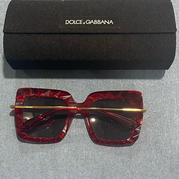 Dolce and Gabbana sunglasses - Picture 4 of 7